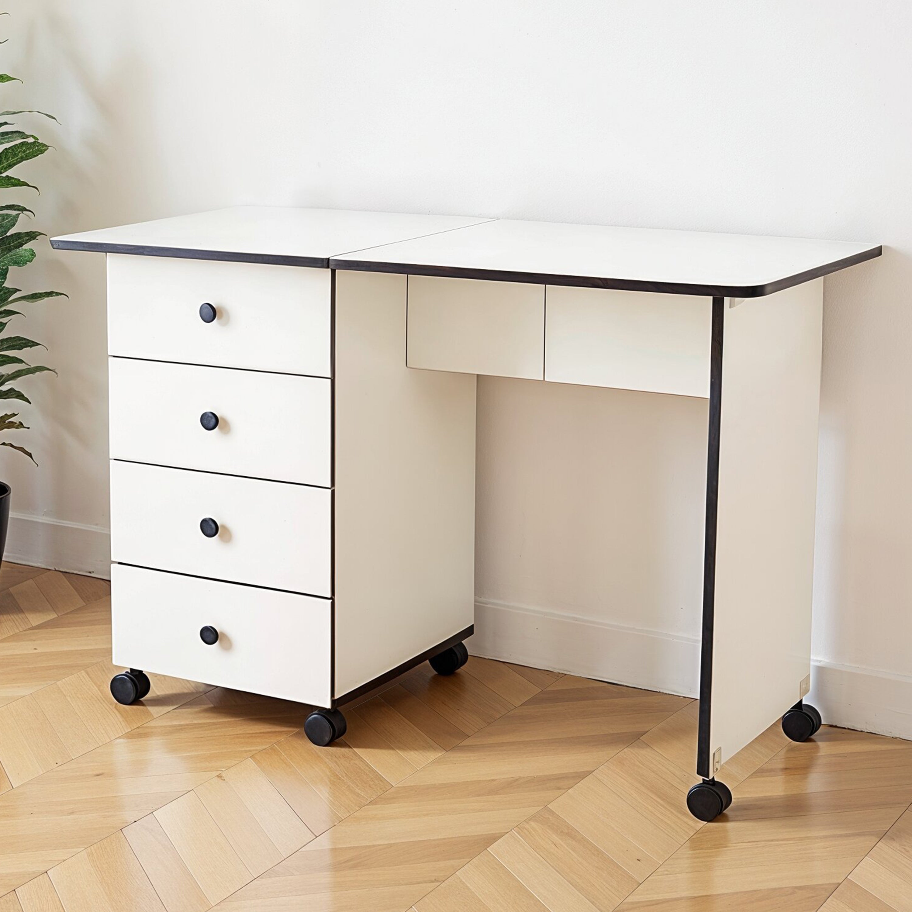 Portable Sewing Table P5